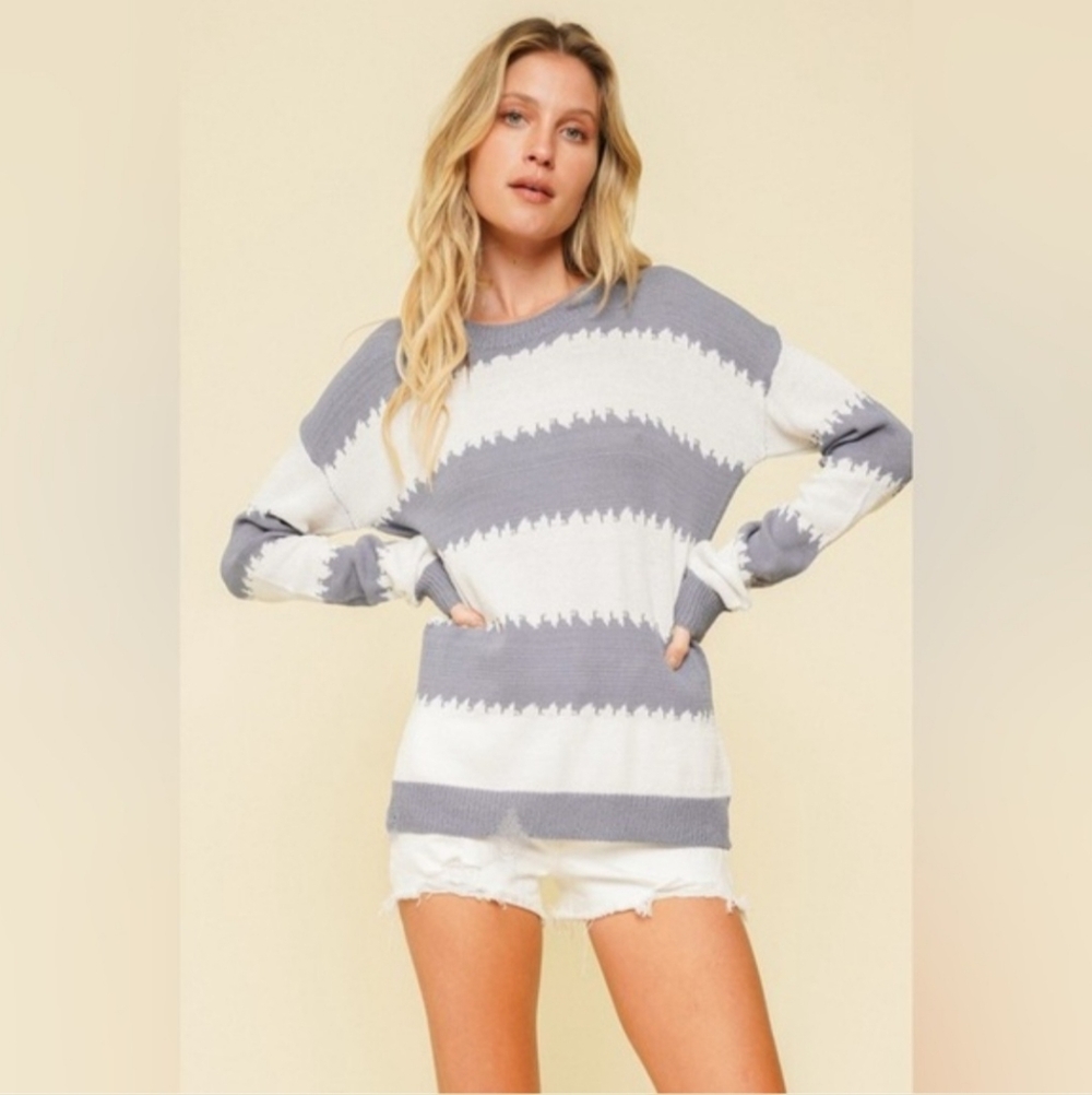 NWT Medium Hem & Thread Distressed Striped sweater blue and white